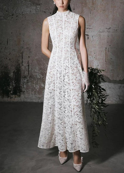Kleid mit hoher Taille und Spitze, lang, weiß, ärmellos, schmal, einfarbig