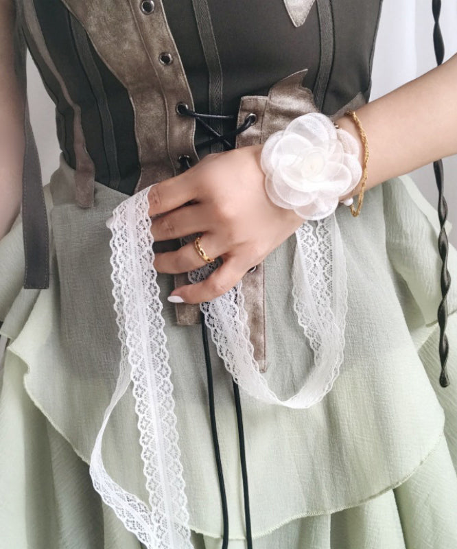 Collier foulard en soie ajouré à fleurs en dentelle beige style YU007