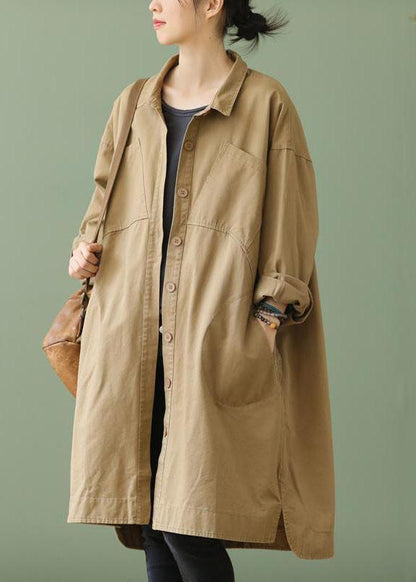 Style Kaki Col Peter Pan Poches Bouton bas haut design Automne Manches longues Trench Coat QS052