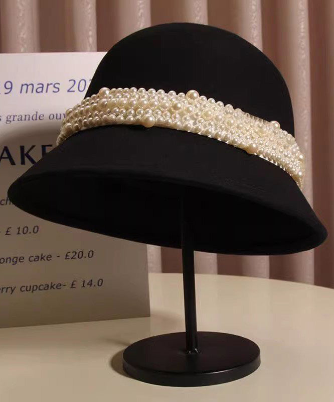 Chapeau seau en laine noire fait main avec perles et clous