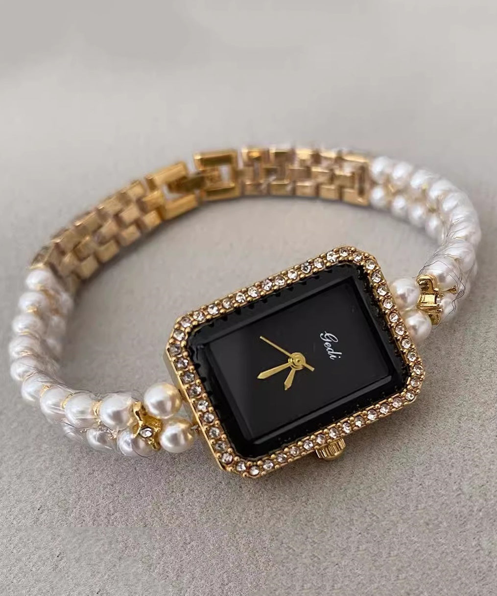 Montre élégante en métal noir avec chaîne carrée et perles YI049