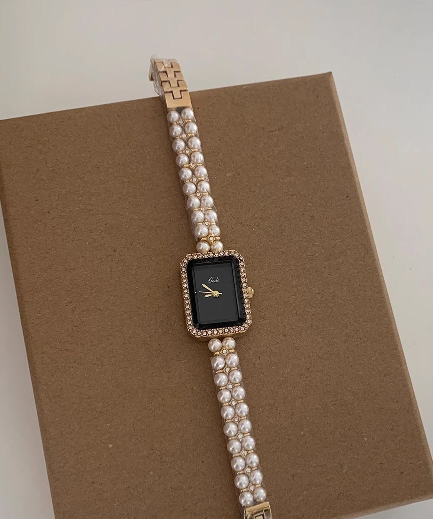 Montre élégante en métal noir avec chaîne carrée et perles YI049