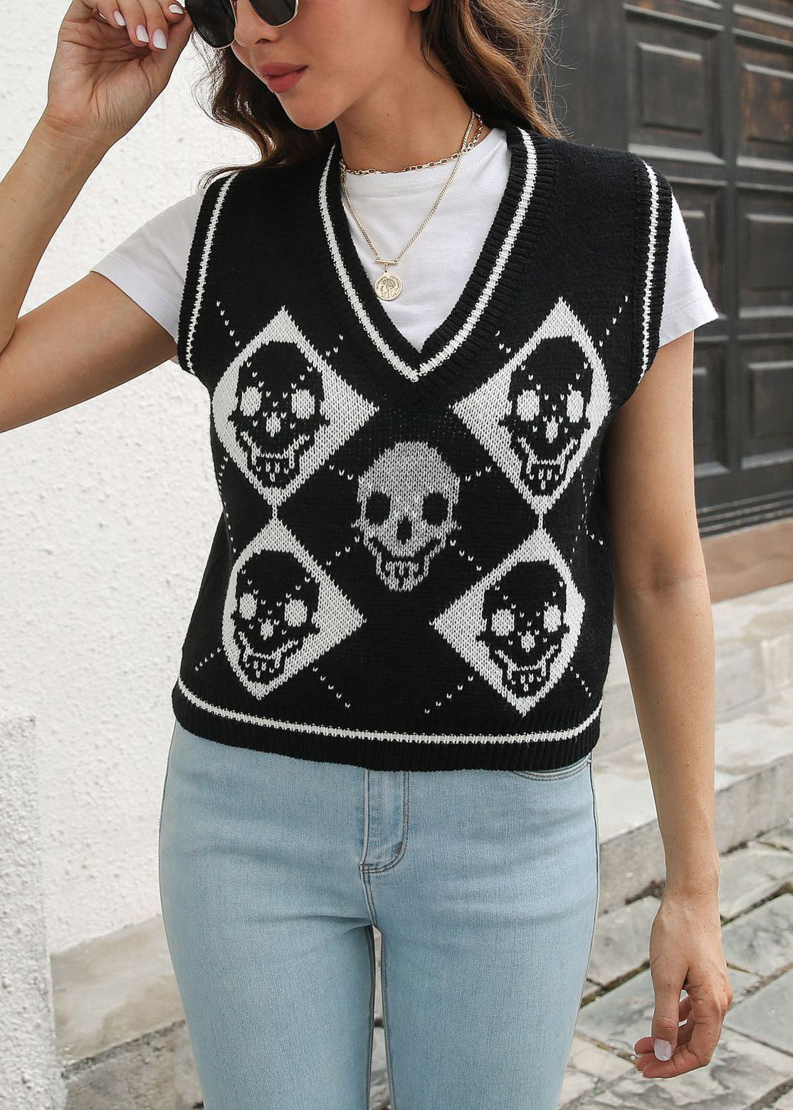 Stylish Black V Neck Hollow Out Knit Vest Sleeveless AE1022