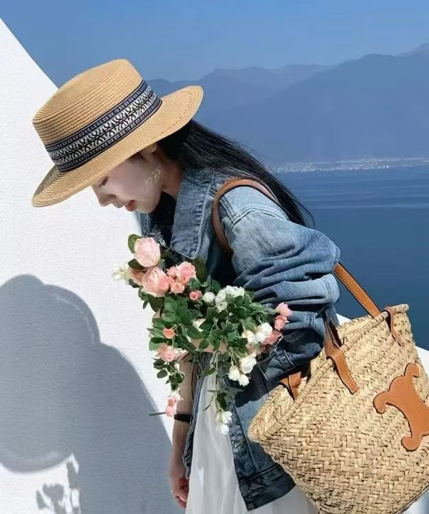 Chapeau cloche en paille tissée kaki polyvalent et élégant