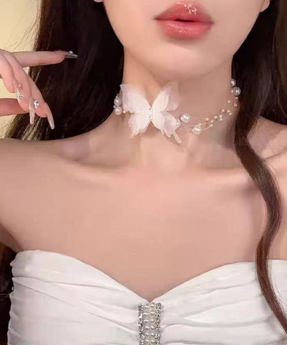 Collier élégant en alliage blanc avec perles de zircon et papillon YU009