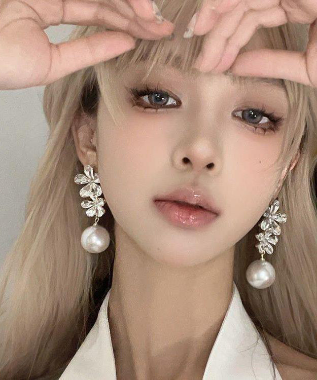 Boucles d'oreilles pendantes florales en cuivre et zircon blanc, surdorées et élégantes