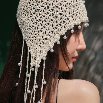 Bonnet tricoté à la main en coton avec perles et pompons OP1021