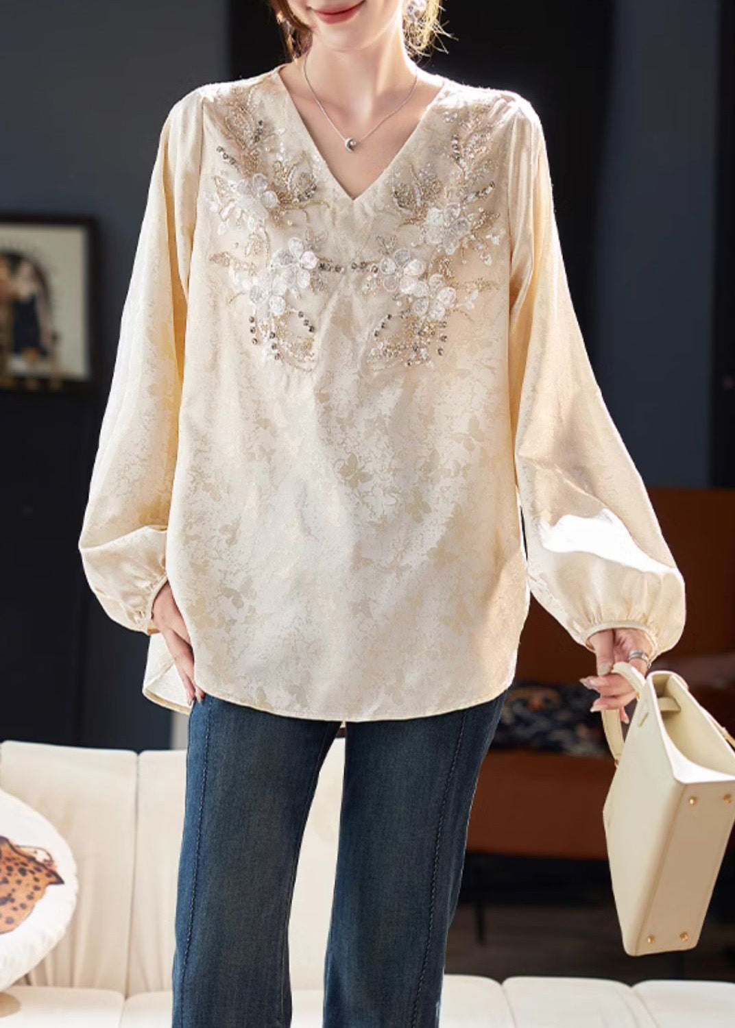 Chiffon Jacquard Einzigartiges Frühlings-V-Ausschnitt-Shirt Zirkon Beige Top