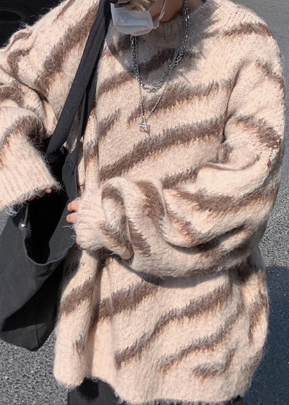 Pull d'hiver confortable en tricot rayé marron pour homme RC027