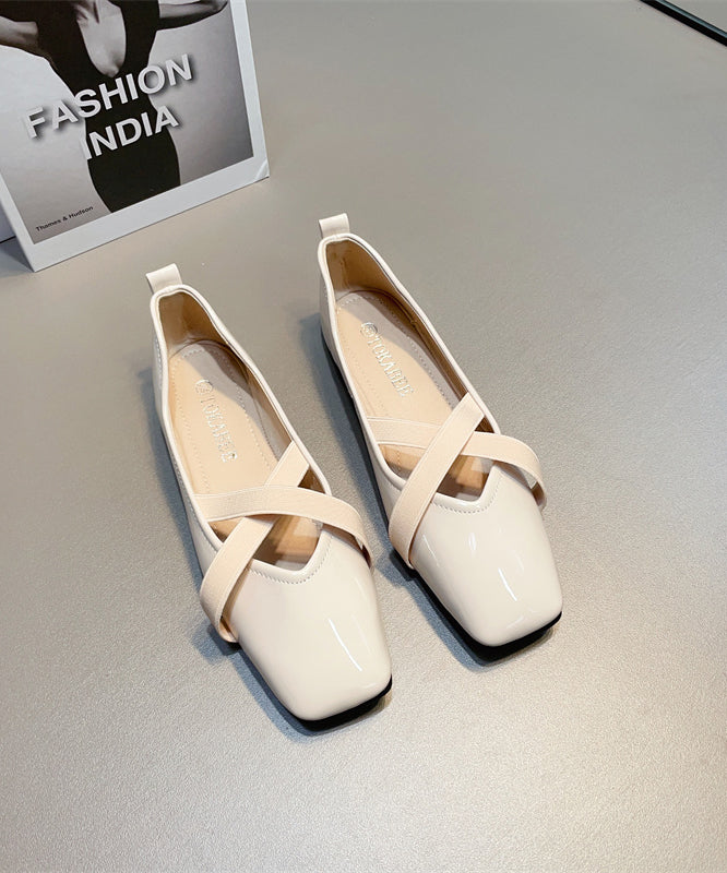 Épissage de chaussures pour femmes en cuir rouge à brides croisées plates et imitation cuir