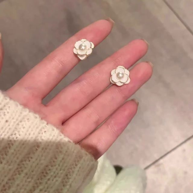 Faux Pearl Flower Earring Alloy