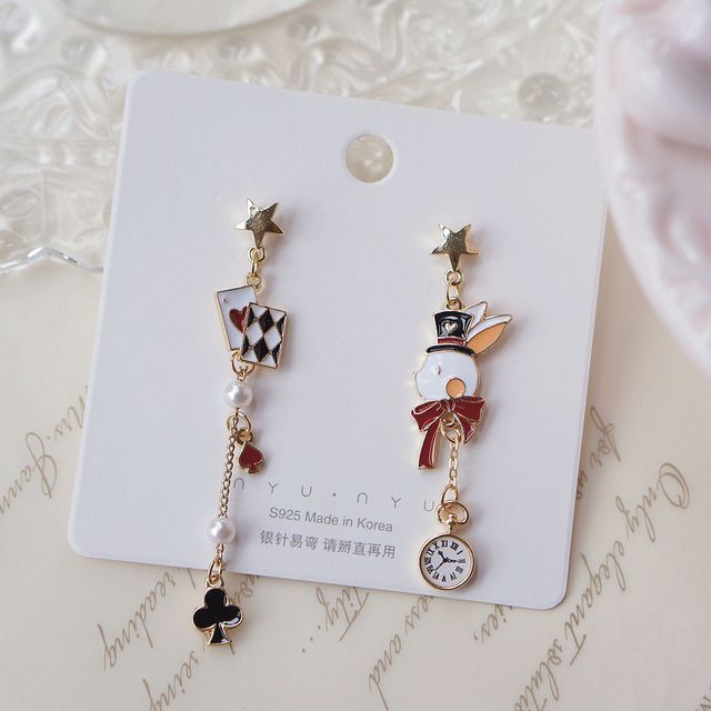 Earring On Poker Drop Enamel / Rabbit Asymmetrical Clip