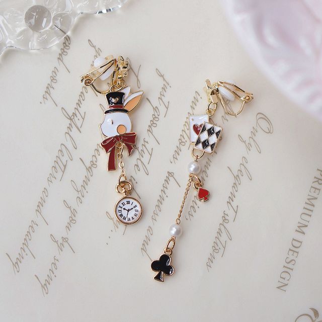 Earring On Poker Drop Enamel / Rabbit Asymmetrical Clip