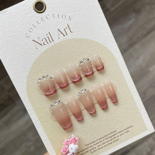 Faux ongles dégradés ornés