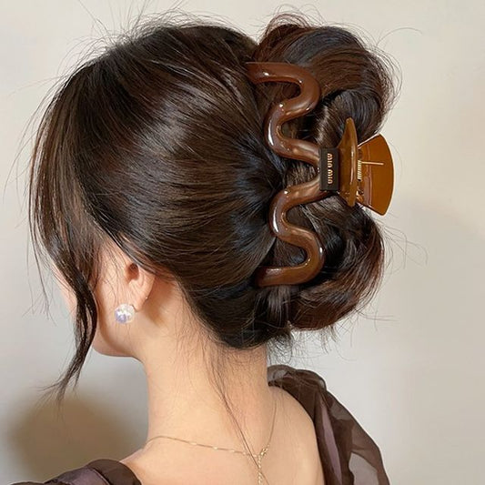 Wavy Claw Acrylic Hair