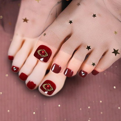 Zehennagelspitzen mit Strasssteinen