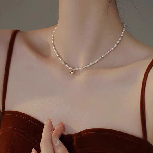 Heart Pendant Faux Pearl Choker