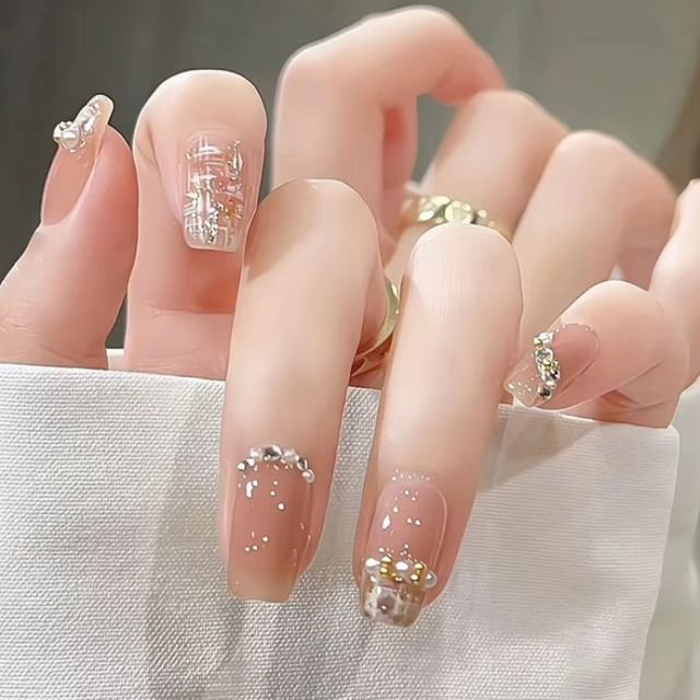 Faux ongles à coller avec perles