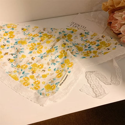 (Various Triangle Print Designs) Floral Scarf Head