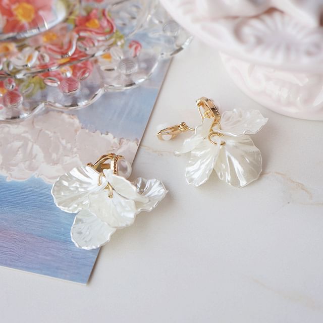 Petal Earring Faux Chandelier Pearl Alloy