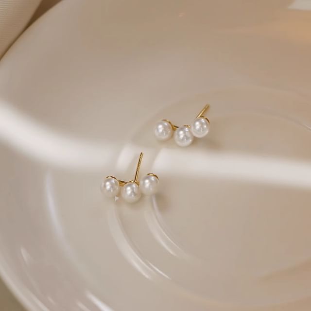 Pearl Stud Faux Earring