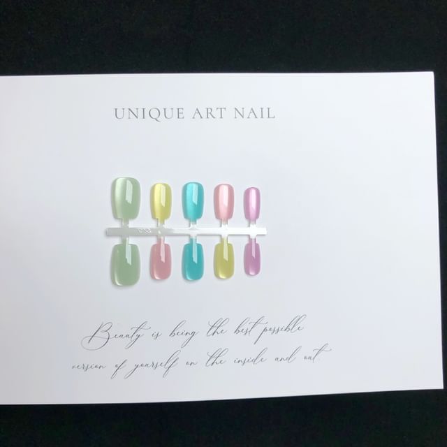 Ongles colorés à presser