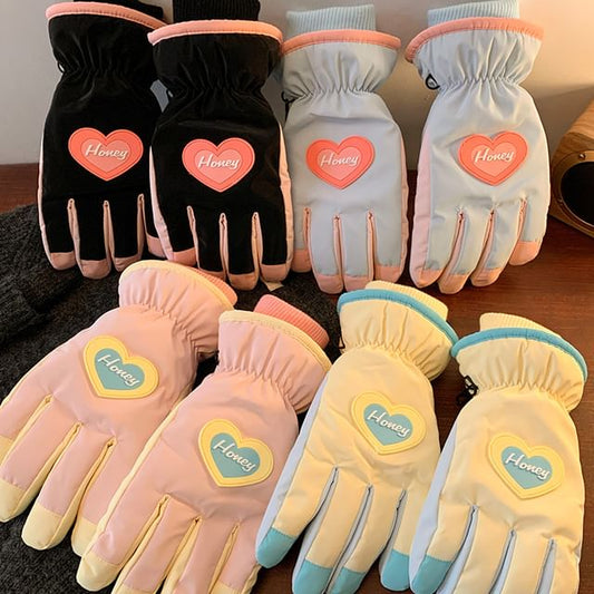 Tone Two Gloves Heart