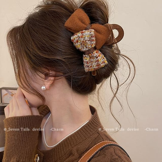 Claw Hair Tweed Bow