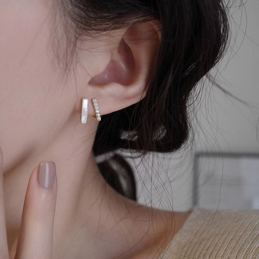 Alloy Shell Stud Rhinestone Earring