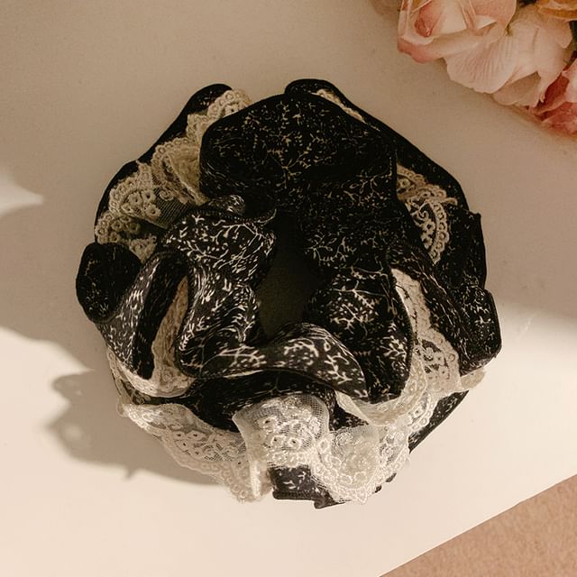 Scrunchie Trim Lace Floral Print