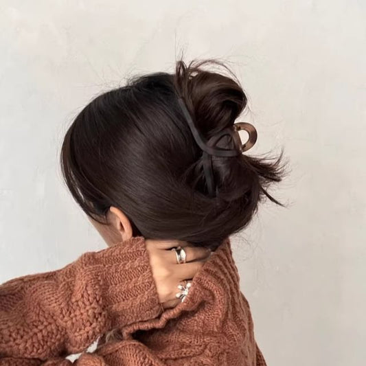 Amber Claw Hair