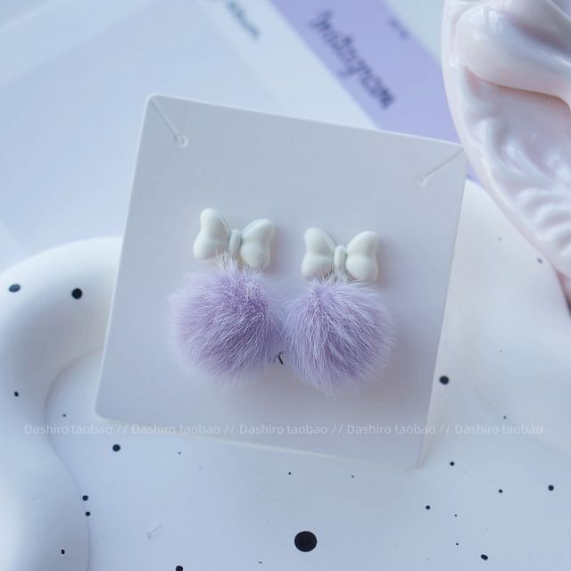 Pom Earring Stud On Clip Drop /
