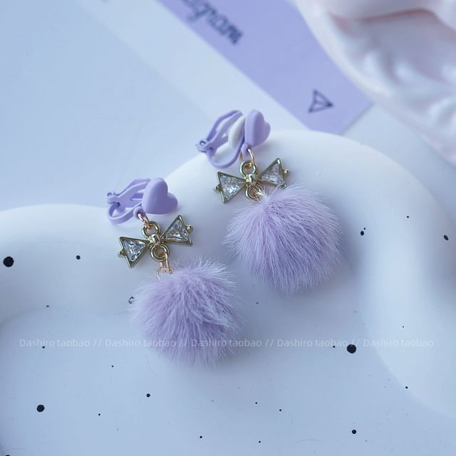 Pom Earring Stud On Clip Drop /