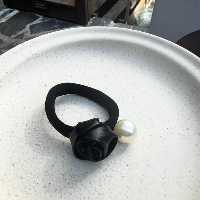 Faux Hair Tie Pearl Flower