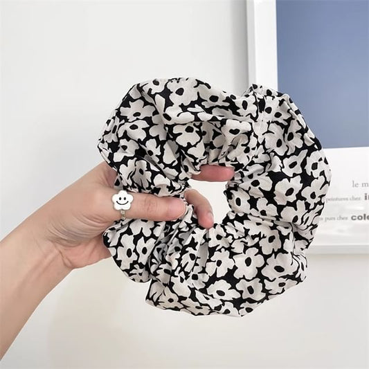 Floral Scrunchie Print