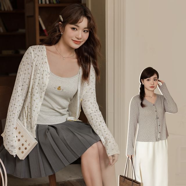 Plus Size V-Neck Floral Ribbed Cardigan