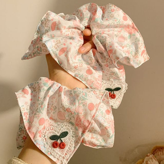 Scrunchie Floral Applique Print Square Cherry