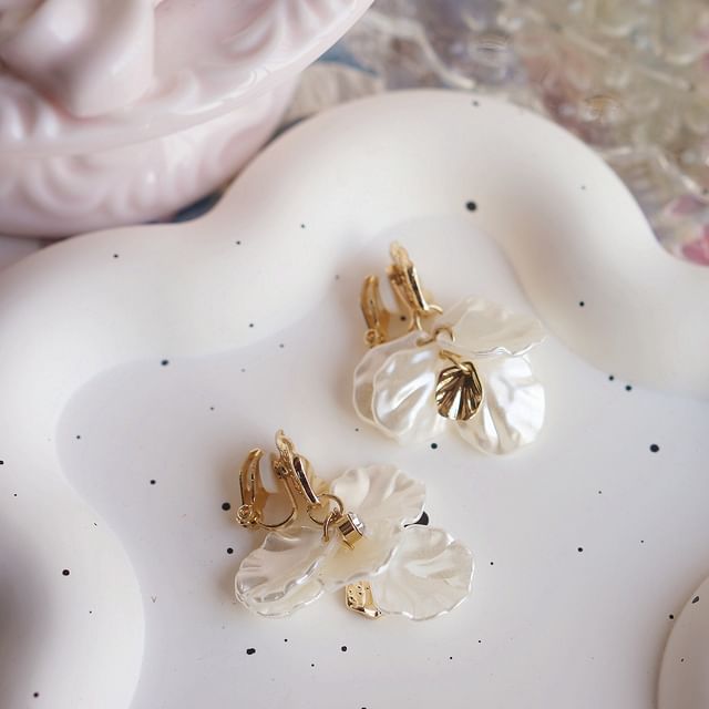 Drop Fringed / Shell Clip-On Earring