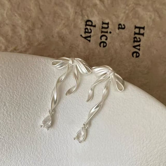 Ear Alloy Bow Cuff