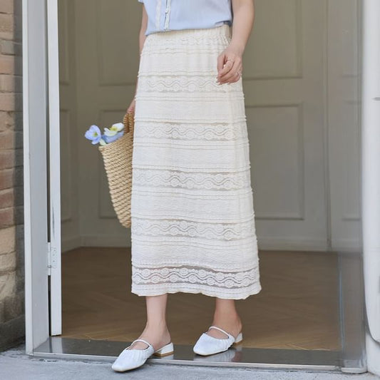 Plus Size High Rise Plain Lace Floral Midi A-Line Skirt