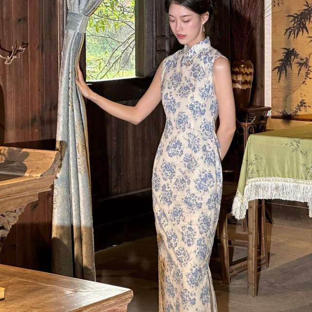 Sleeveless Stand Collar Floral Print Slit Maxi Sheath Qipao / Plain Shawl