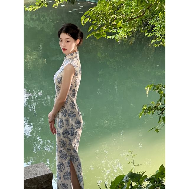 Sleeveless Stand Collar Floral Print Slit Maxi Sheath Qipao / Plain Shawl