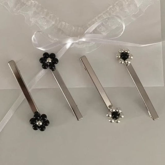 2: Flower Clip of Beaded Hair Set