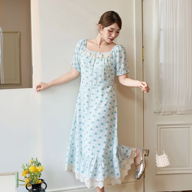 Plus Size Short-Sleeve Square Neck Floral Midi A-Line Dress