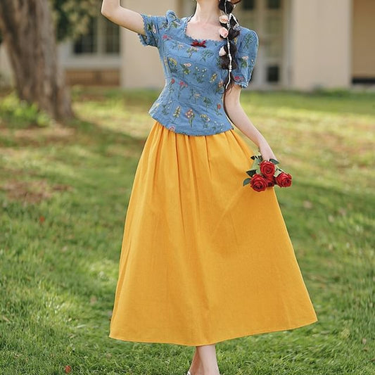 Short-Sleeve Square-Neck Floral Print Blouse / High Waist Plain Midi A-Line Skirt / Set