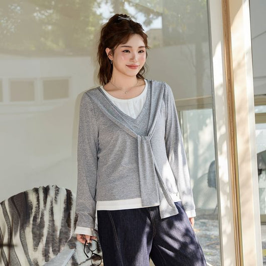 Mock Two-Piece Long-Sleeve Crew Neck Two Tone T-Shirt