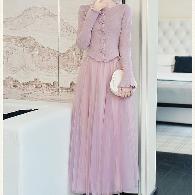 Long-Sleeve Round Neck Plain Flower Accent Ribbed Knit Top / High Waist Midi A-Line Tulle Skirt / Set