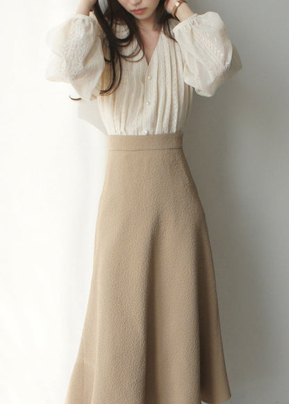 Chemise abricot brodée à manches en mousseline de soie avec motif lanterne 