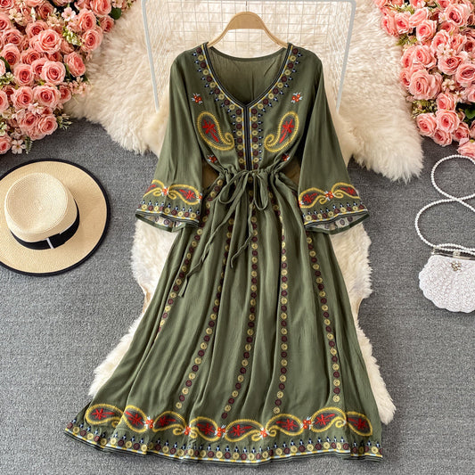 Vintage Green V-neck Tie Waist Flower Embroidery Three-quarter Sleeve A-line Dress AR1022