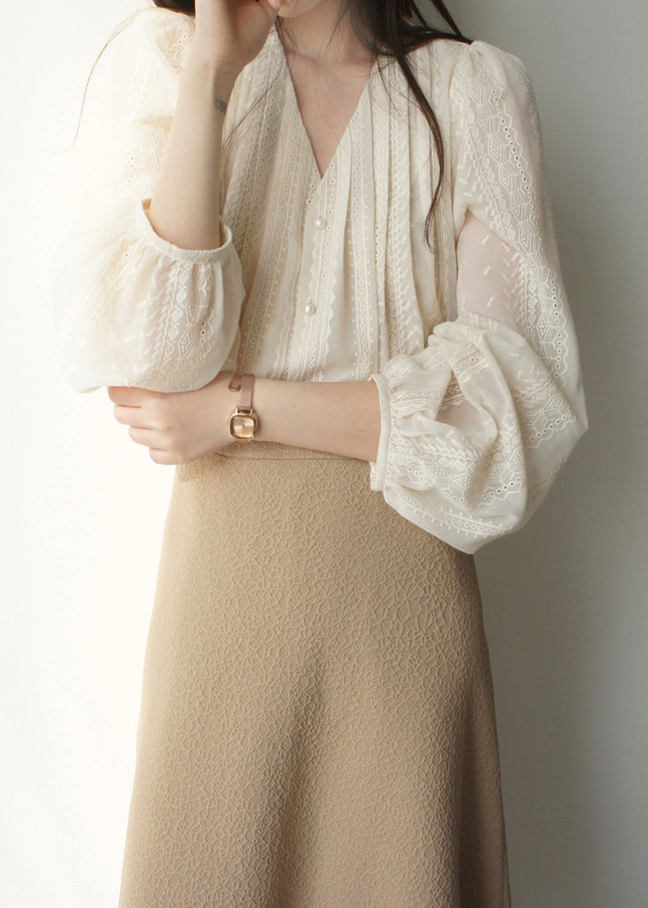 Chemise abricot brodée à manches en mousseline de soie avec motif lanterne 